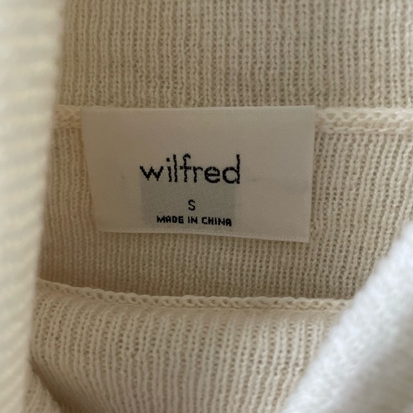 Aritzia Wildred cropped turtleneck sweater - Picture 3 of 4